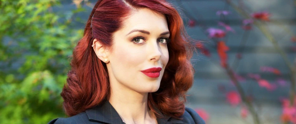 Tara Moss XL